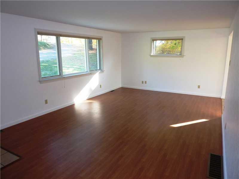 2734 Beaver Grade Road Coraopolis, PA 15108 - Photo 5 of 21 Gallery Image 5