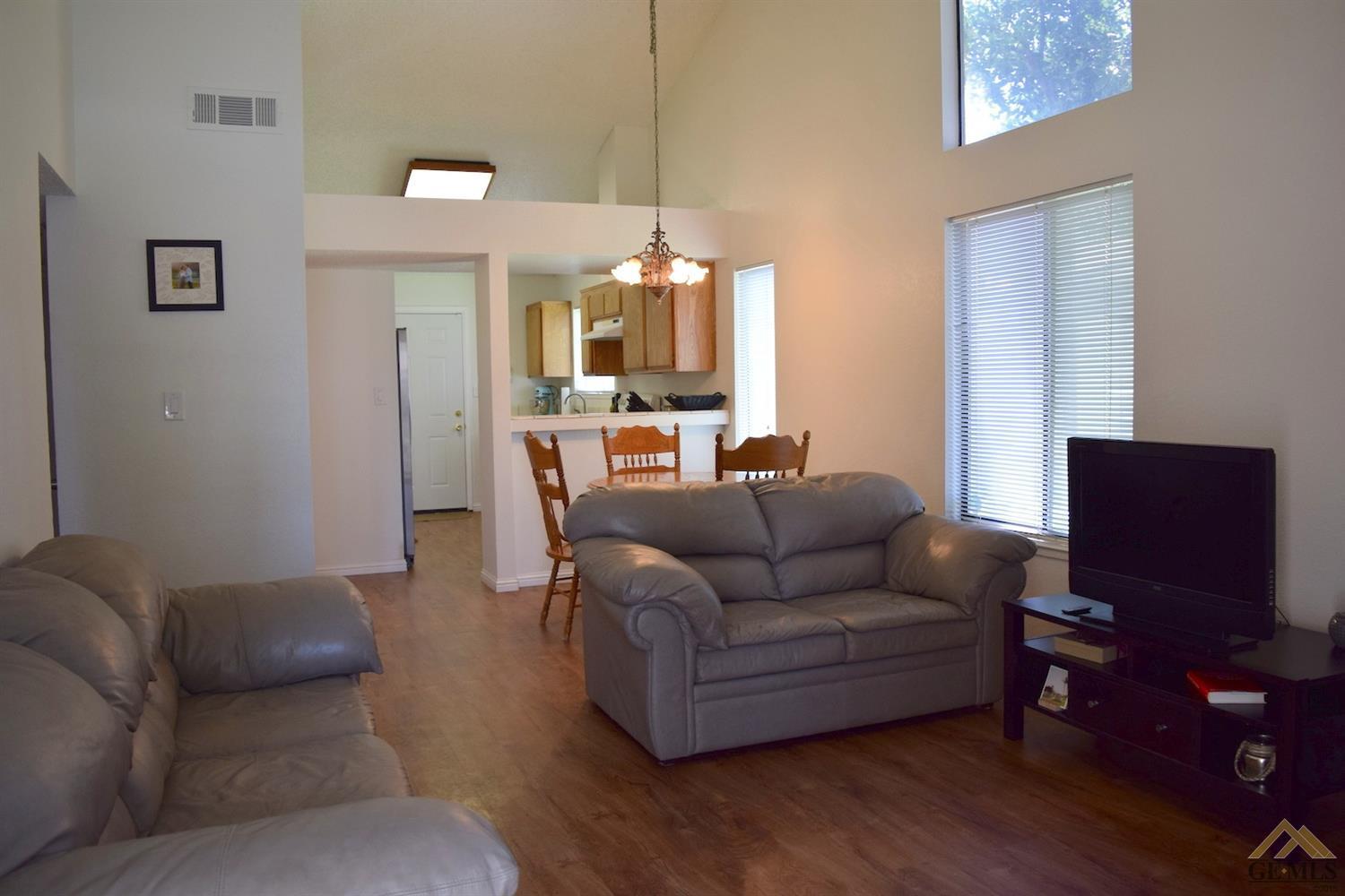 7800 Westfield Road, Unit 29 Bakersfield, CA 93309 - Photo 3 of 15