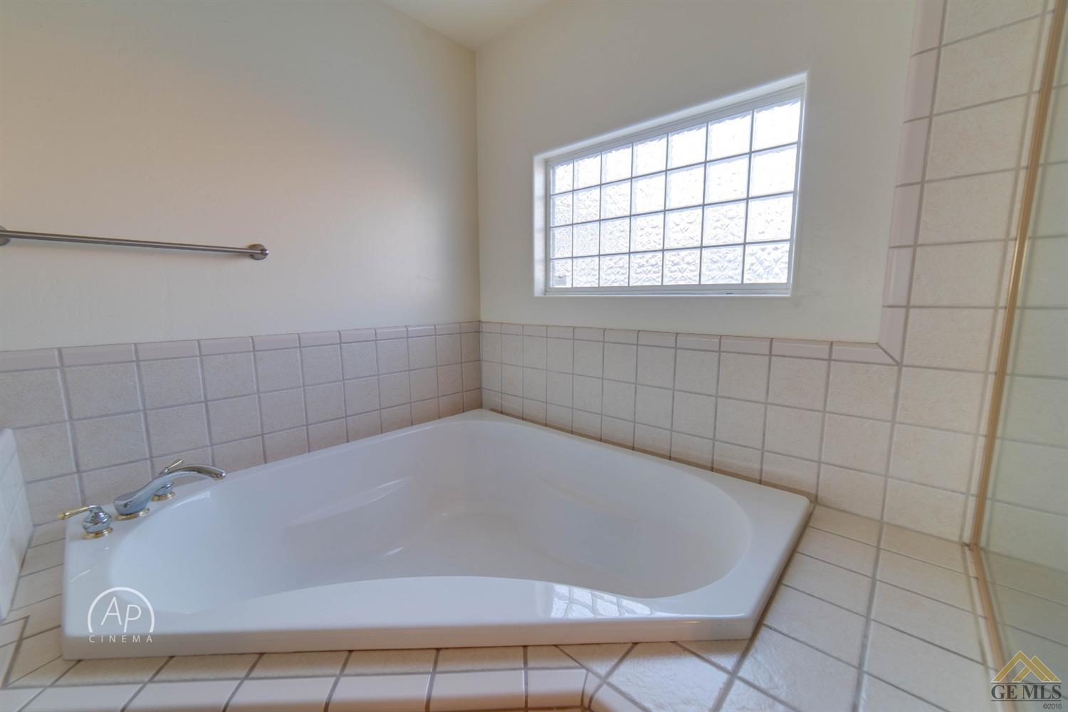 6902 Akers Road Bakersfield, CA 93313 - Photo 13 of 24