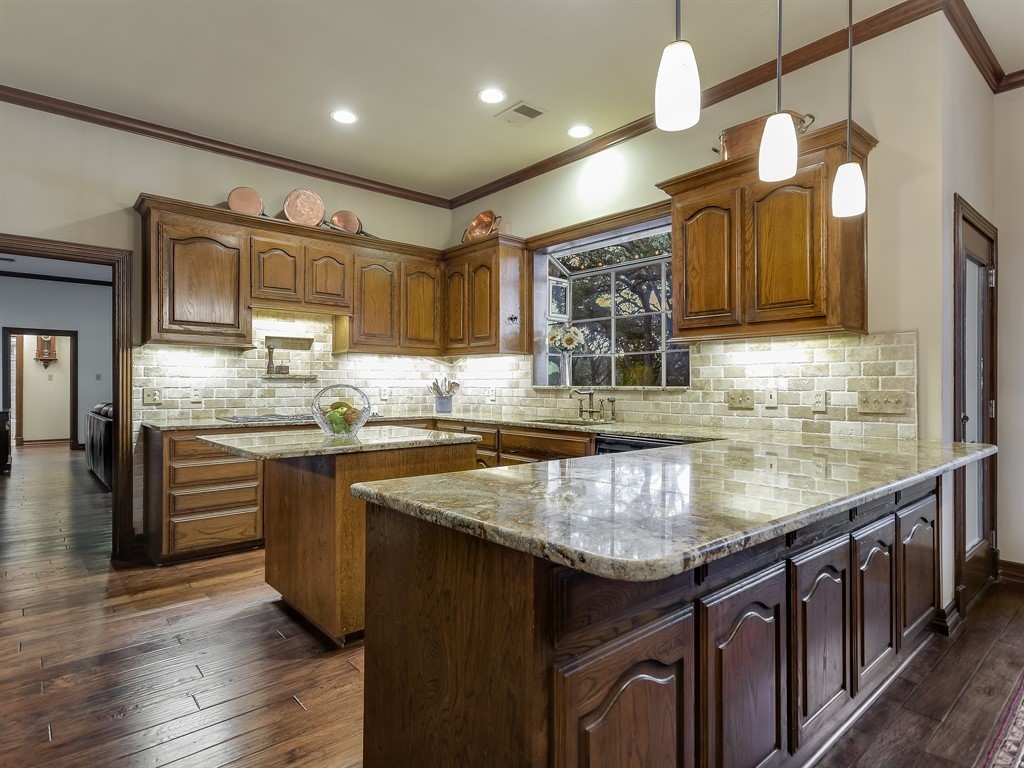 805 Crystal Mountain Drive Austin, TX 78733 - Photo 9 of 38