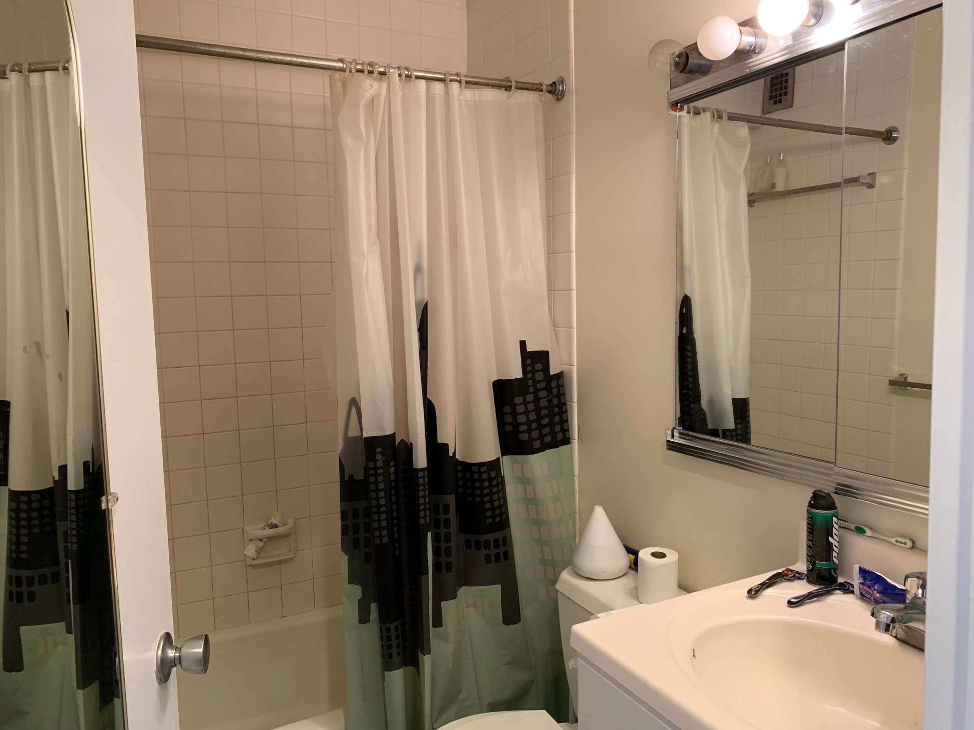 301 East 45th Street, Unit 3F Manhattan, NY 10017 - Photo 3 of 6