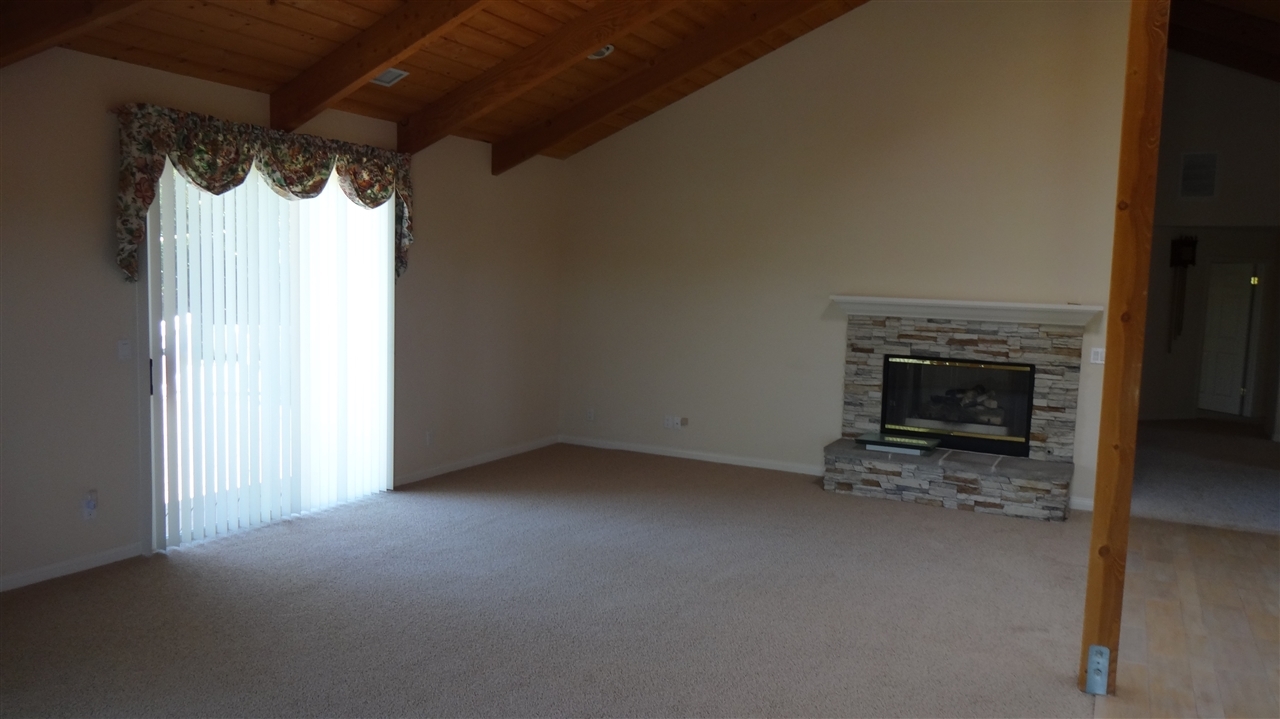 2212 Crest Hill Lane Fallbrook, CA 92028 - Photo 6 of 14