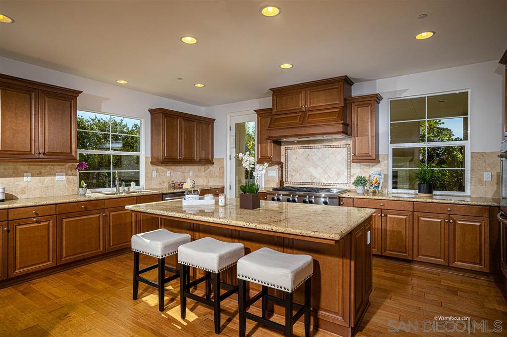 1011 Scarlet Way Encinitas, CA 92024 - Photo 3 of 25