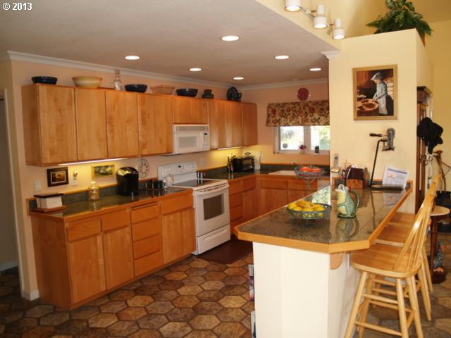 42150 Goldrun Road Port Orford, OR 97465 - Photo 9 of 16 Gallery Image 9