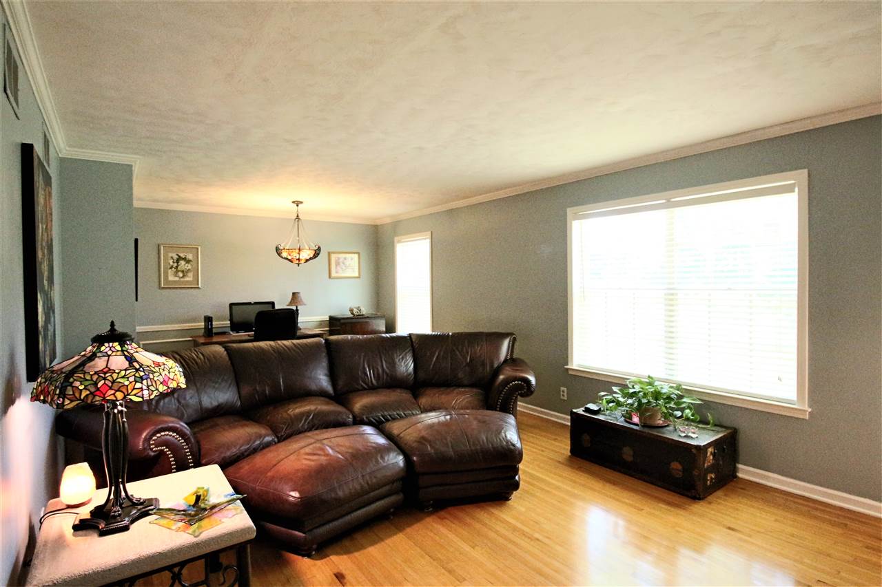 3048 Kenneth Street Memphis, TN 38128 - Photo 6 of 24 Beautiful Hardwood Floors!