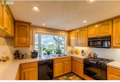 1771 East Lincoln Road Woodburn, OR 97071 - Photo 9 of 29 Gallery Image 9