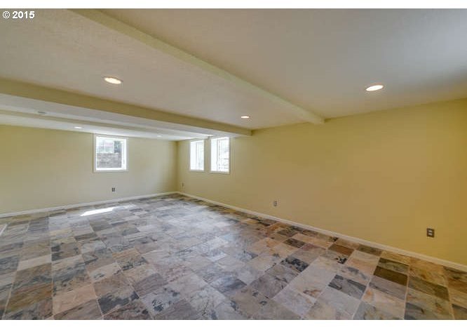 1026 Southwest Moss Street Portland, OR 97219 - Photo 29 of 30 Gallery Image 29