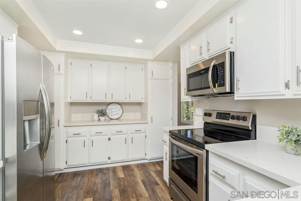 18027 Cotorro Road San Diego, CA 92128 - Photo 9 of 25