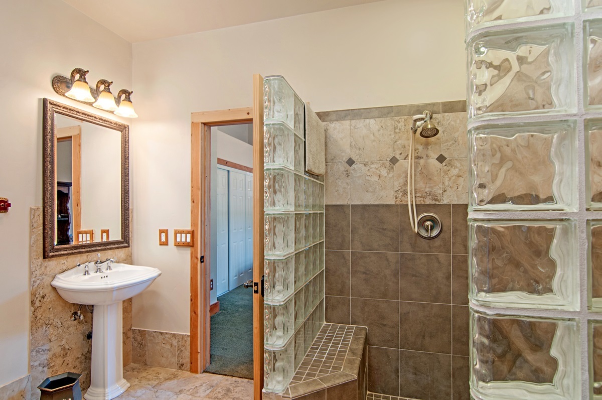 11545 Creek Road Poway, CA 92064 - Photo 18 of 25 Gallery Image 18