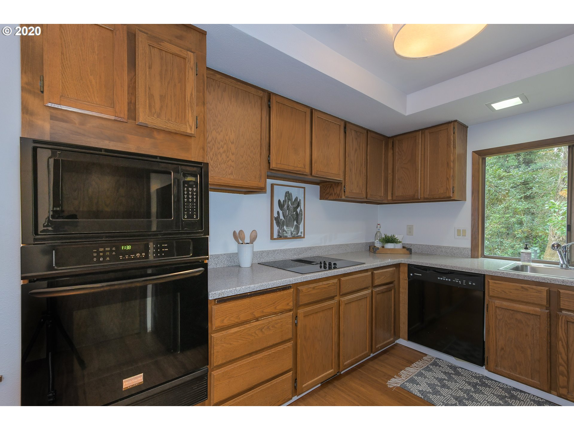 3110 Southwest Taylors Ferry Road Portland, OR 97219 - Photo 14 of 28 Gallery Image 14