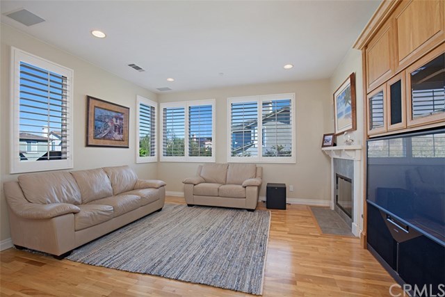 605 Corte Calmo San Clemente, CA 92673 - Photo 4 of 27 Living room.
