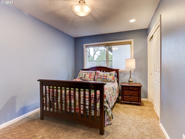 11790 Southwest Ridgeview Terrace Beaverton, OR 97008 - Photo 9 of 23 Gallery Image 9