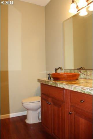 4294 Southeast Augusta Loop Gresham, OR 97080 - Photo 5 of 16 Gallery Image 5