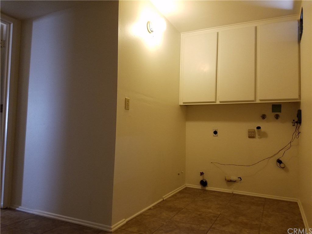 5001 Paseo Dali Irvine, CA 92603 - Photo 13 of 14 Separate & enclosed Laundry / Utility area