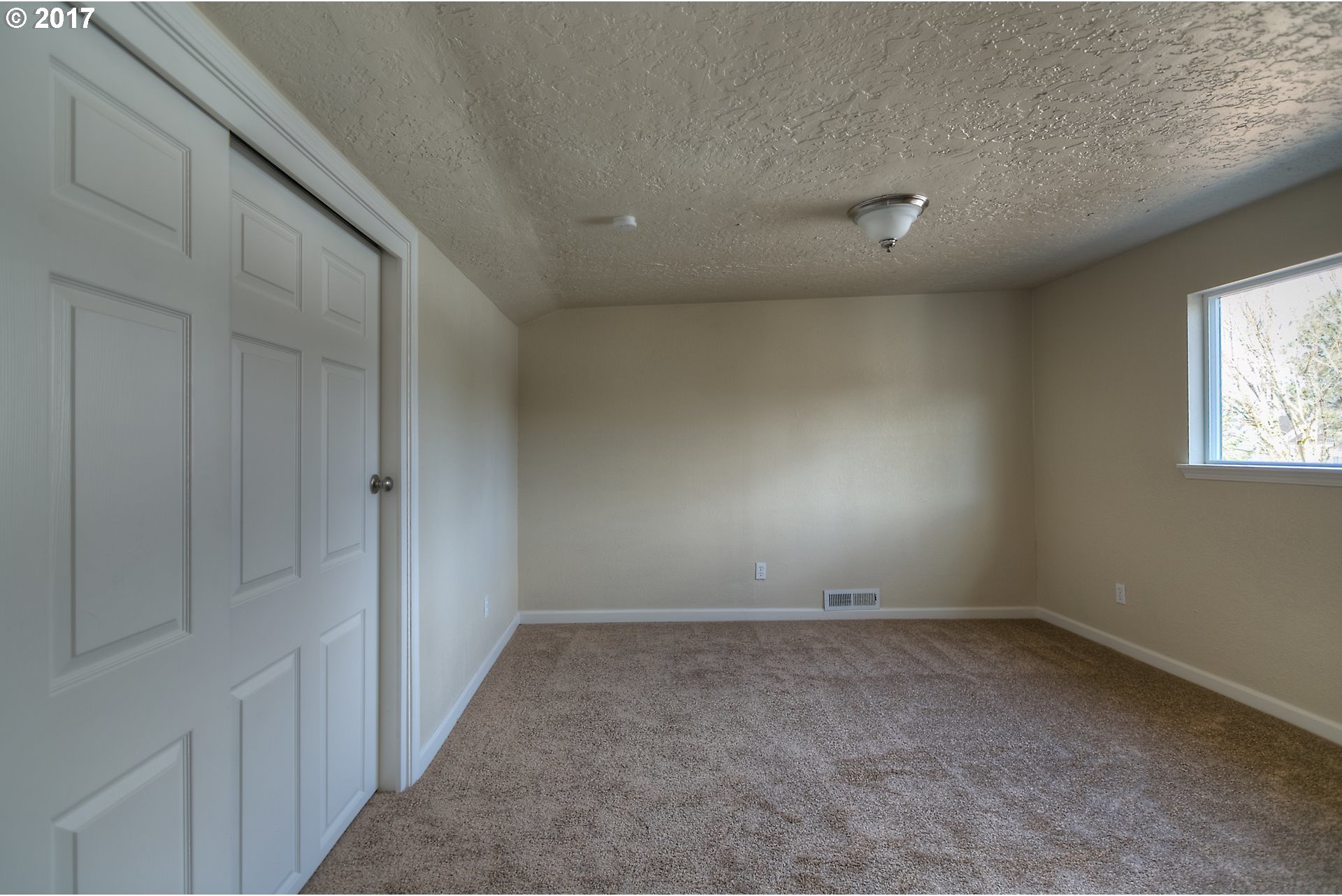 2390 Fisher Road Northeast Salem, OR 97305 - Photo 13 of 25 Gallery Image 13