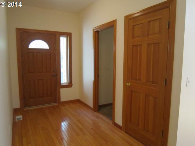 700 Henderson Road Hood River, OR 97031 - Photo 3 of 16 Gallery Image 3