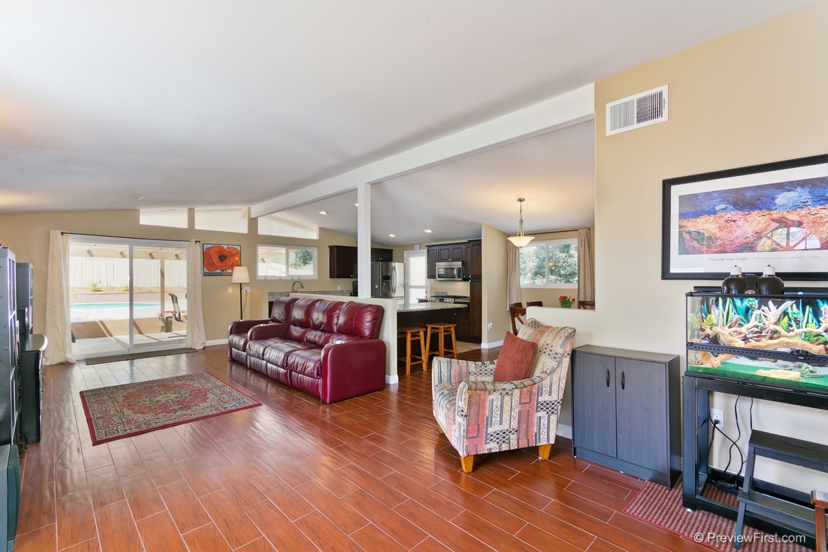 12554 Glen Oak Road Poway, CA 92064 - Photo 3 of 25