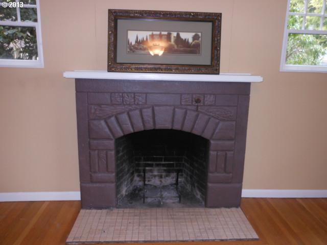 244 Southwest Idaho Street Portland, OR 97219 - Photo 9 of 15 Gallery Image 9