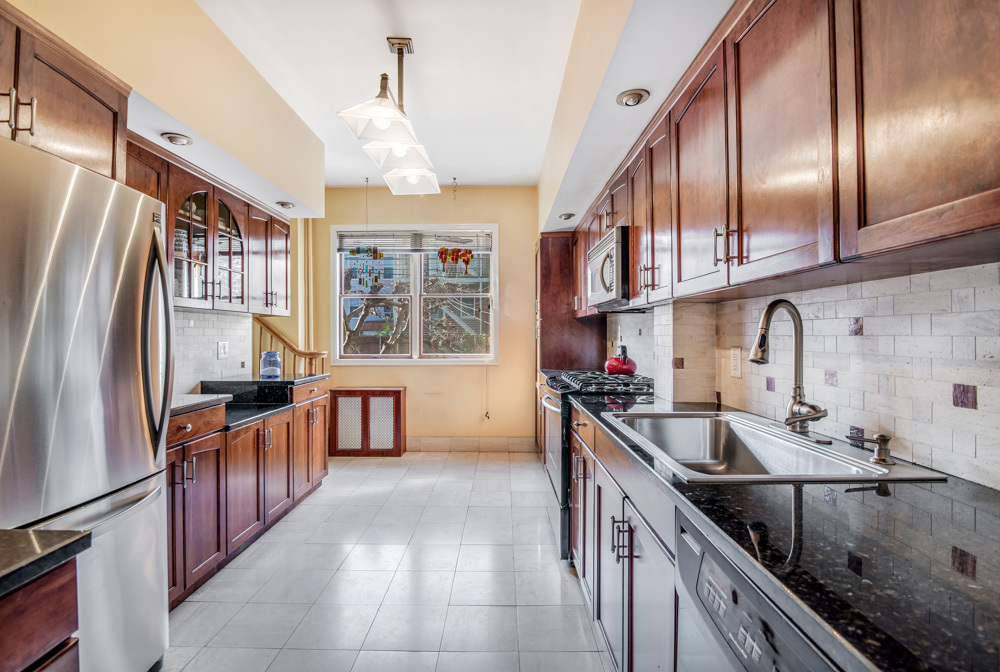 151 McGuinness Boulevard Brooklyn, NY 11222 - Photo 5 of 15