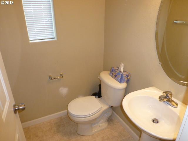 14741 Southwest Beard Road Beaverton, OR 97007 - Photo 9 of 10 Gallery Image 9