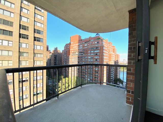 52 East End Avenue, Unit 12B Manhattan, NY 10028 - Photo 10 of 16