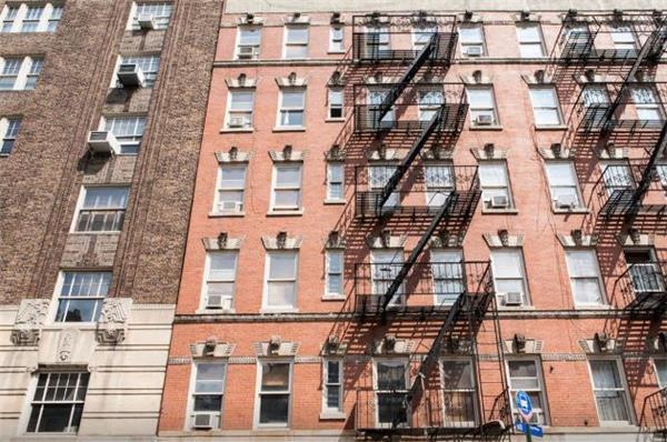 39 Christopher St, Manhattan, NY 10014 - Photo 1 of 1