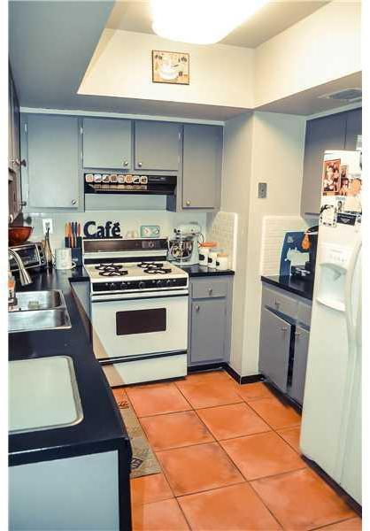 10661 Southwest 113th Place, Unit 94D Miami, FL 33176 - Photo 4 of 8