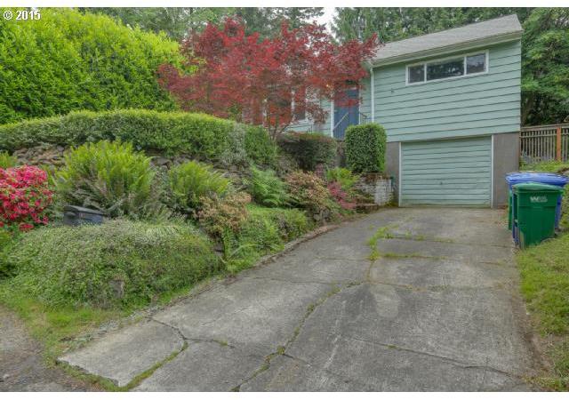 4232 Southwest Primrose Street Portland, OR 97219 - Photo 11 of 16 Gallery Image 11