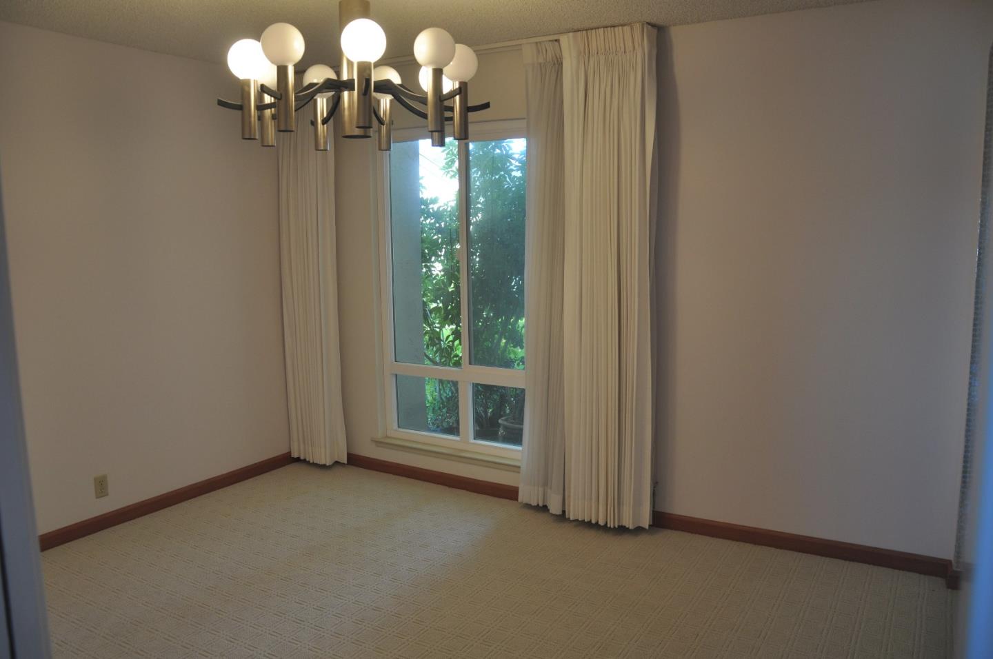 138 Beach Park Boulevard Foster City, CA 94404 - Photo 5 of 10