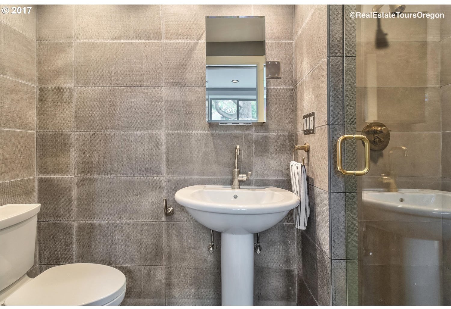 2645 Southwest Maple Lane Portland, OR 97225 - Photo 24 of 32 Gallery Image 24