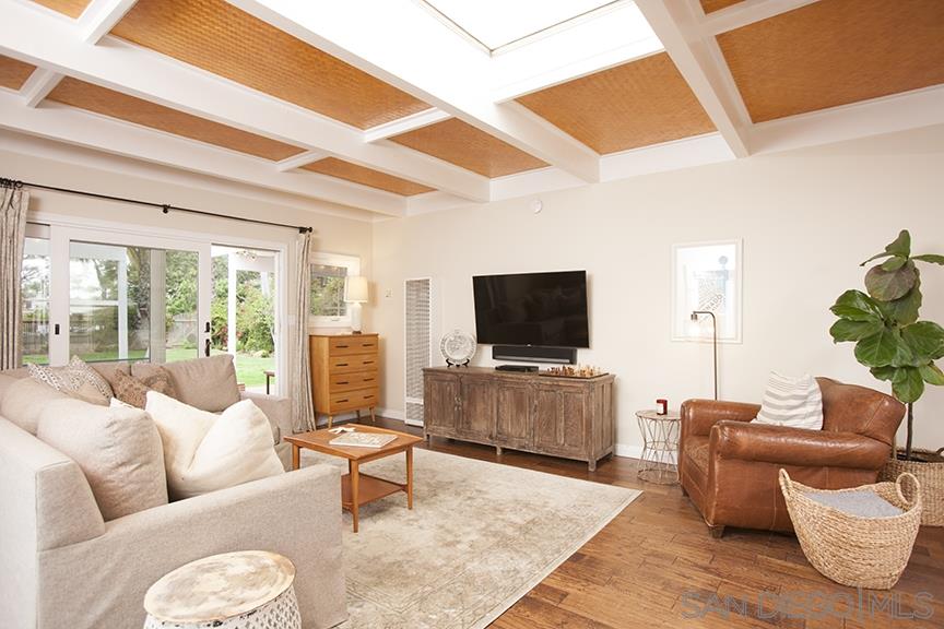 328 El Amigo Road Del Mar, CA 92014 - Photo 5 of 25 Gallery Image 5