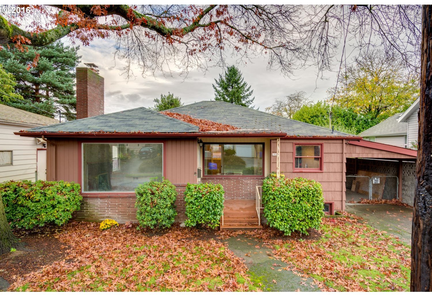 1923 Northeast Rosa Parks Way Portland, OR 97211 - Photo 1 of 32 Gallery Image 1