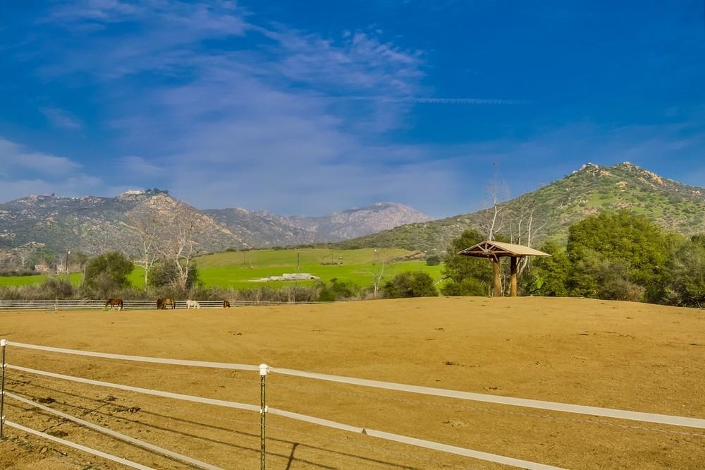 15185 Garden Road Poway, CA 92064 - Photo 25 of 25 Just steps outside Sycamore Creek are beautiful ranches for horses and other wildlife, as well as the neighborhood elementary school.