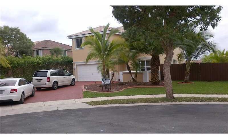 16602 Southwest 68th Terrace Miami, FL 33193 - Photo 2 of 12