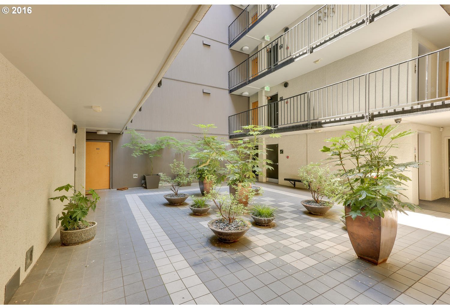 2020 Southwest Main Street, Unit 402 Portland, OR 97205 - Photo 27 of 29