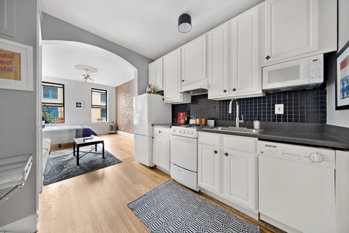 344 West 17th Street, Unit 3A Manhattan, NY 10011 - Photo 3 of 9