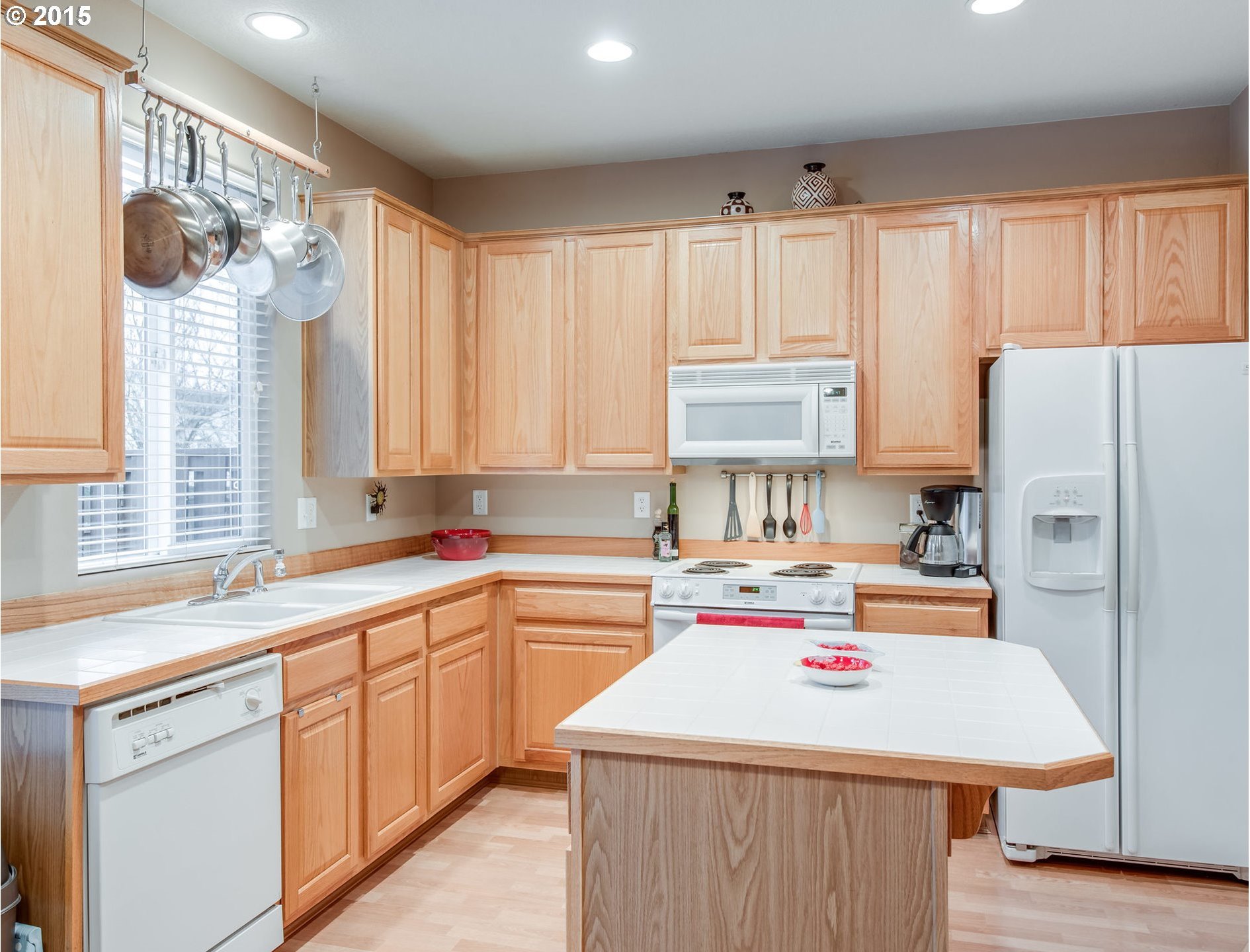 5824 Southeast 16th Loop Gresham, OR 97080 - Photo 9 of 26 Gallery Image 9