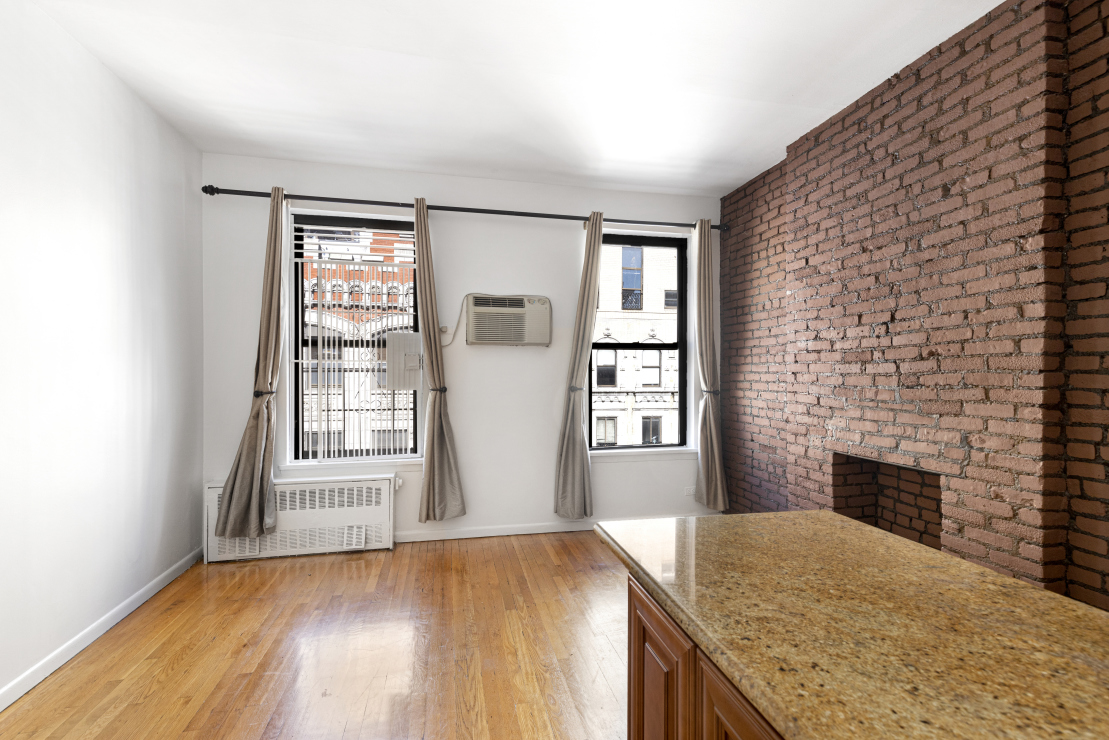 128 East 83rd Street, Unit 5A Manhattan, NY 10028 - Photo 2 of 8