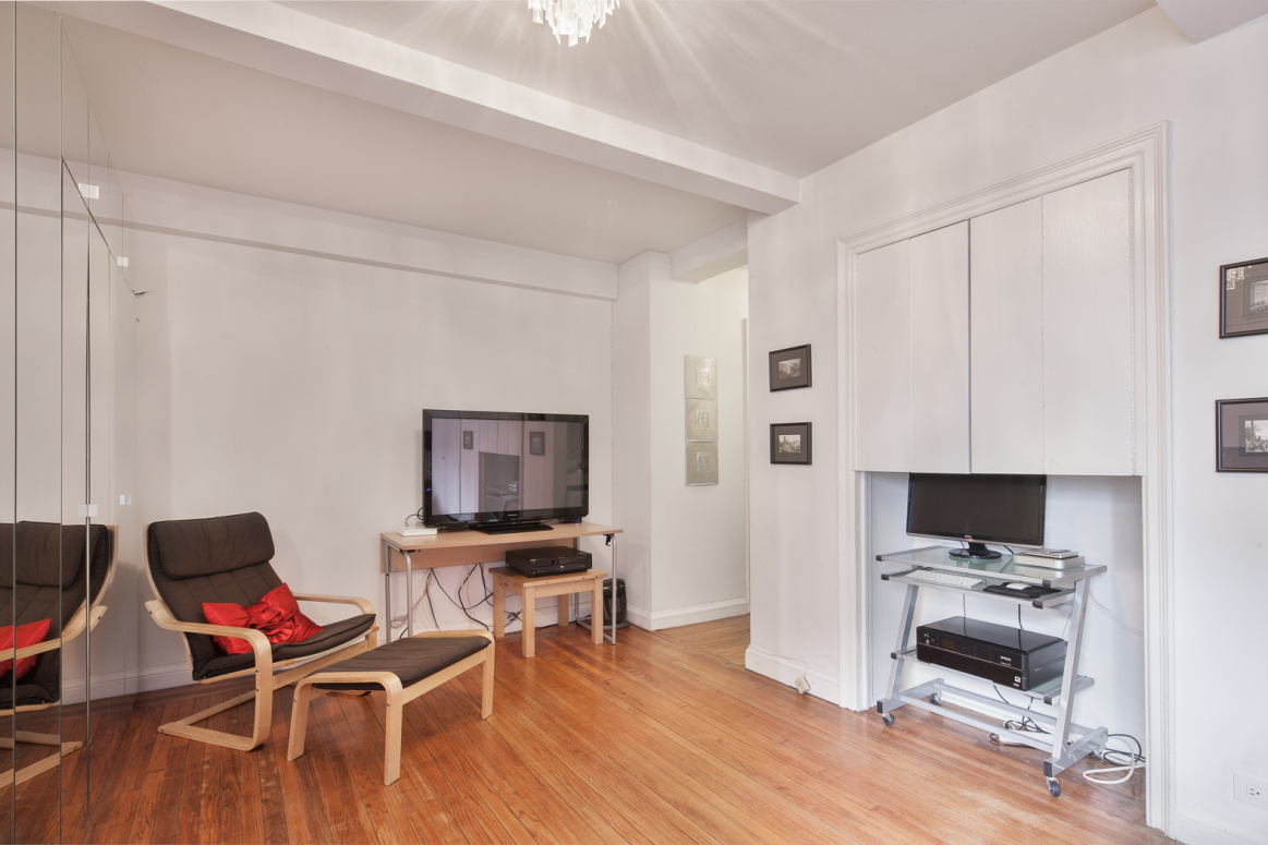 25 Tudor City Place, Unit 1415 Manhattan, NY 10017 - Photo 2 of 8