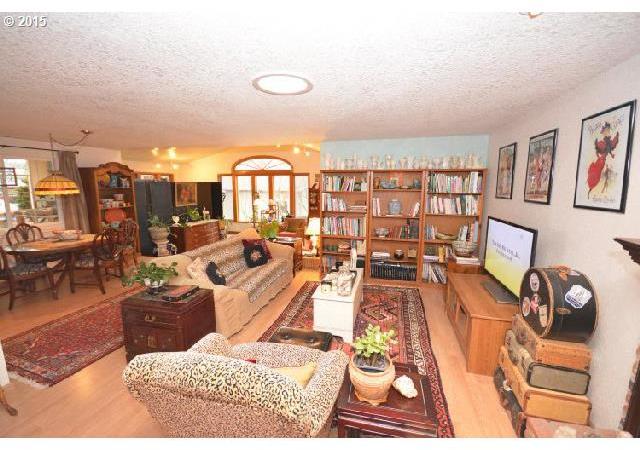 17355 North Bank Road Roseburg, OR 97470 - Photo 9 of 16 Gallery Image 9