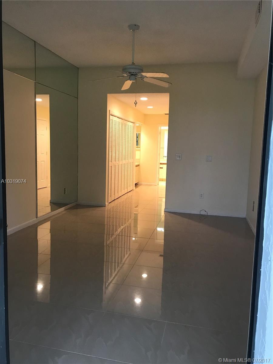 7460 La Paz Place, Unit 207 Boca Raton, FL 33433 - Photo 7 of 9