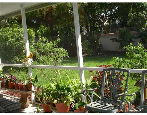 6312 Harbor Bend Margate, FL 33063 - Photo 3 of 6