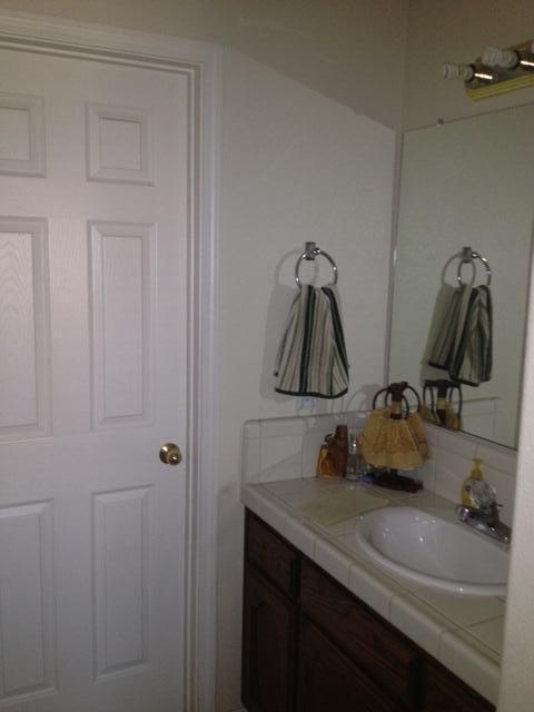 8107 Fighting Irish Drive Bakersfield, CA 93313 - Photo 7 of 10