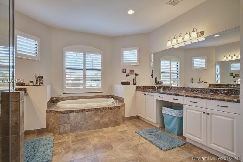 8562 Lewis River Road Delray Beach, FL 33446 - Photo 18 of 27 Gallery Image 18
