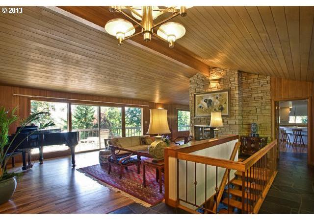 10925 Southwest Riverwood Road Portland, OR 97219 - Photo 6 of 16 Gallery Image 6