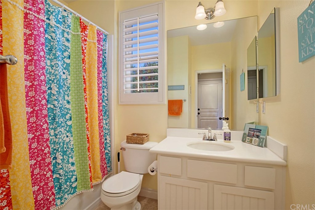 605 Corte Calmo San Clemente, CA 92673 - Photo 24 of 27 Lower level full bathroom.