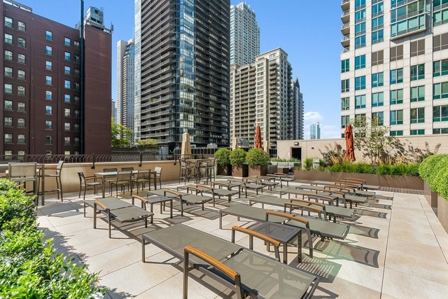 21 E Huron St, Chicago, IL 60611 - Photo 4 of 4