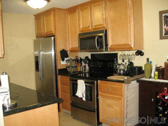 9929 Erma Road, Unit 106 San Diego, CA 92131 - Photo 13 of 17