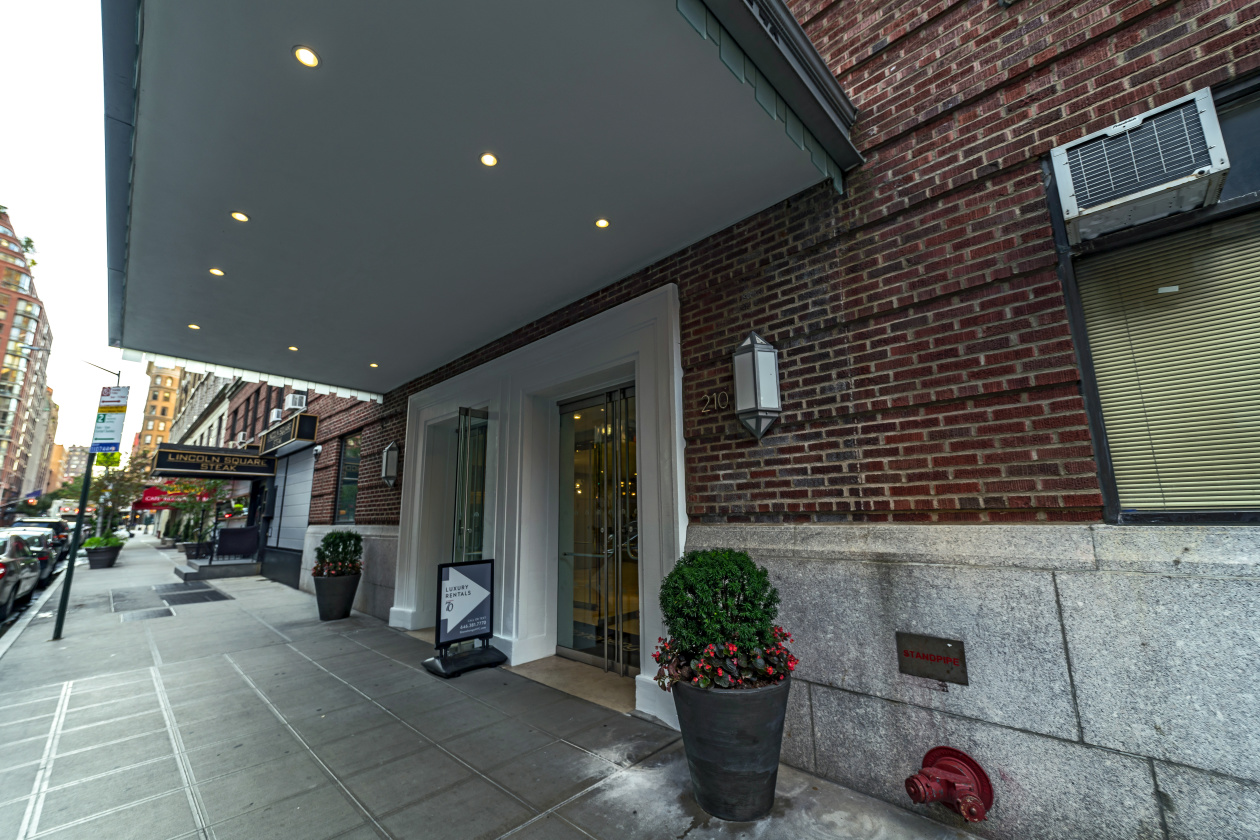 Stonehenge 70 210 W 70th St, Manhattan, NY 10023 - Photo 3 of 3