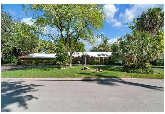 4375 Lake Road Miami, FL 33137 - Photo 7 of 15